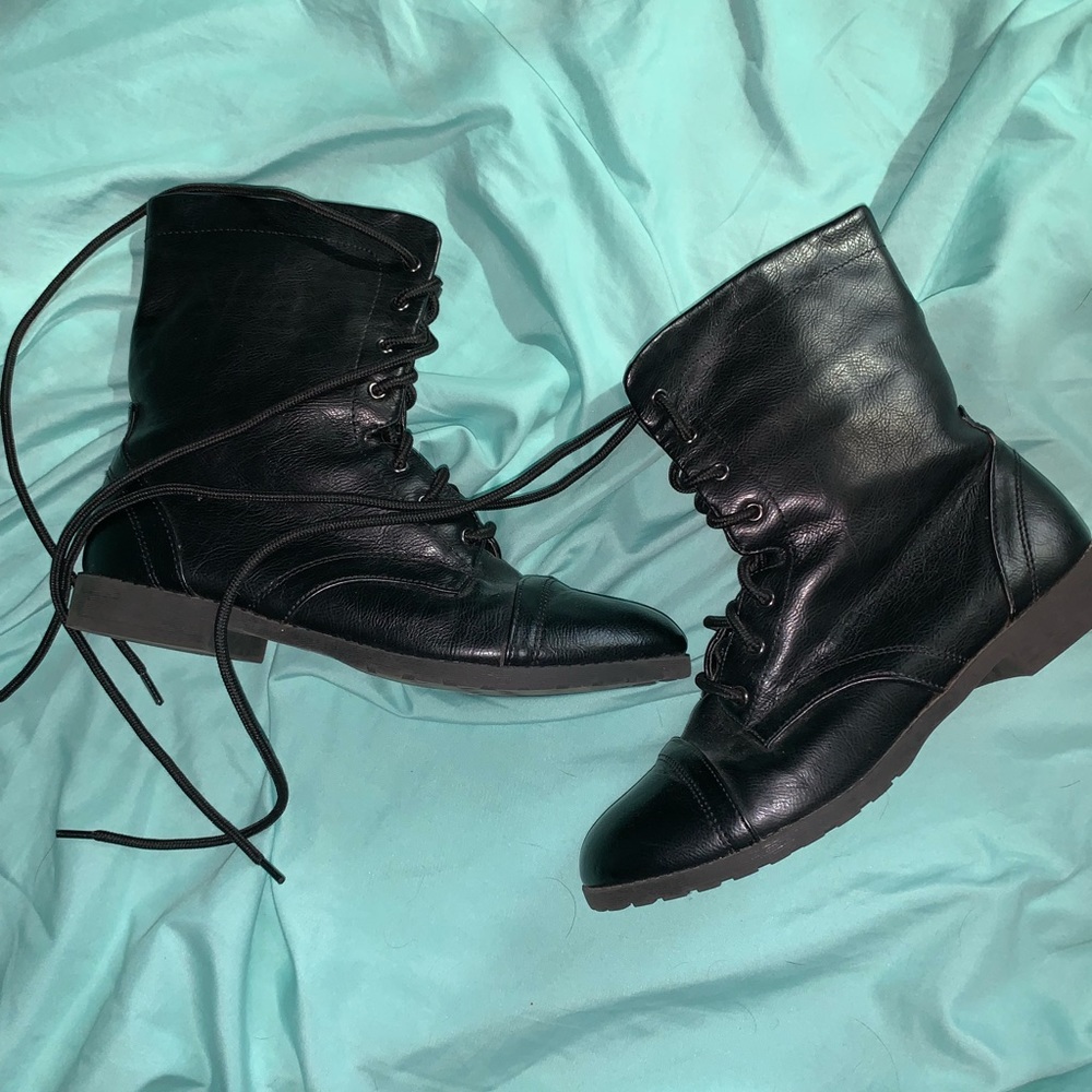 Boots - Picture 2 of 3